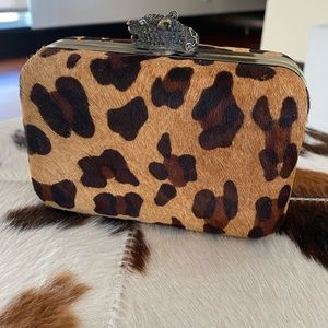 House of Harlow 1960 leopard clutch